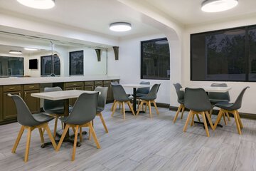 Breakfast/Coffee Service 26 of 26