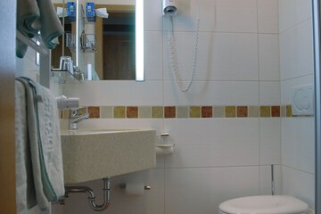 Bathroom amenities