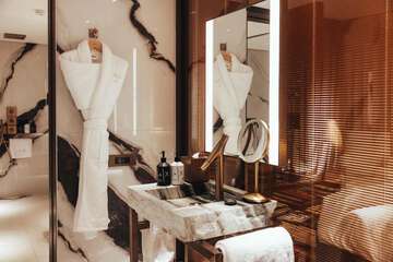 Bathroom shower
