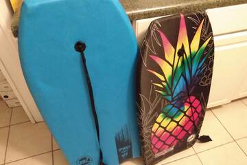 Surfing/boogie boarding