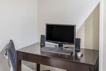 Business Center 24 of 24