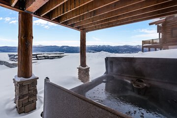 Private spa tub
