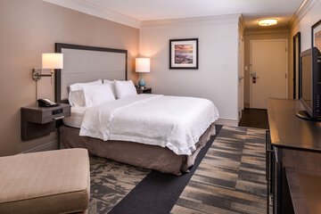 Room 32 of 61