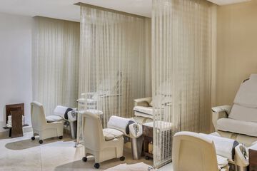 Nail salon