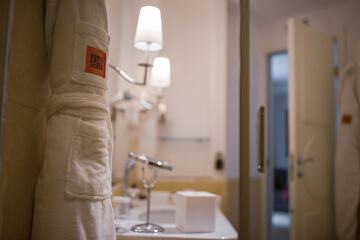 Bathroom amenities