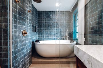 Jetted tub