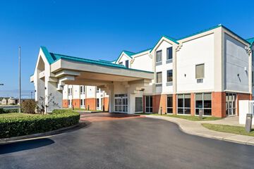 Days Inn & Suites by Wyndham Ridgeland