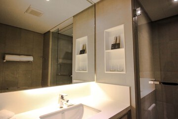 Bathroom sink