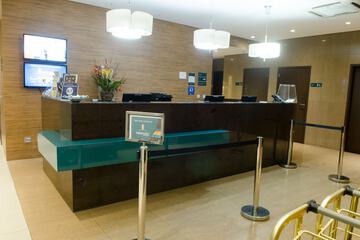 Check-in/check-out kiosk