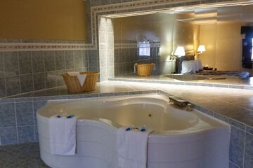 Jetted tub