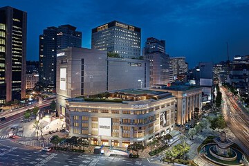Shopping mall