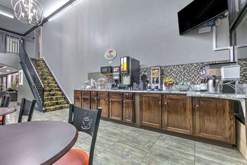 Super 8 by Wyndham Grand Prairie North