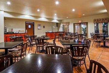 Breakfast/Coffee Service 23 of 25