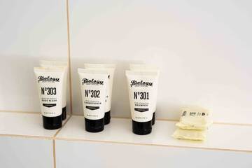 Bathroom amenities
