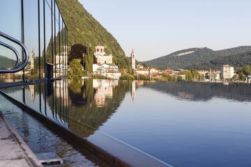 Infinity pool