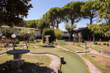 Mini-golf