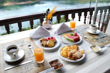 Breakfast meal