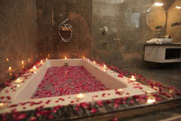Deep soaking bathtub