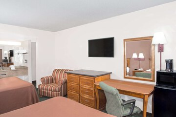 Room 15 of 15