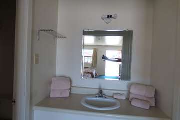 Bathroom sink