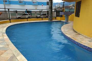 Pool waterfall