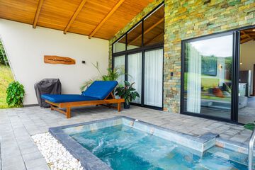 Private spa tub