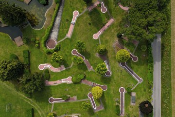 Mini-golf