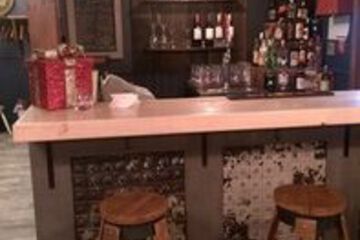 Hotel Bar