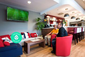 Lobby lounge