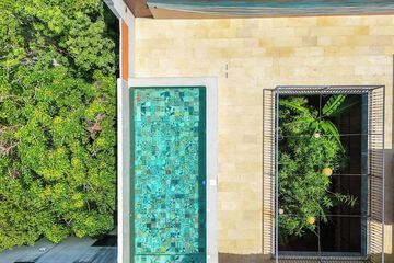 Rooftop pool