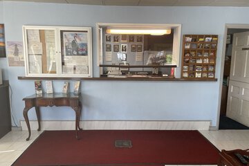 Check-in/check-out kiosk