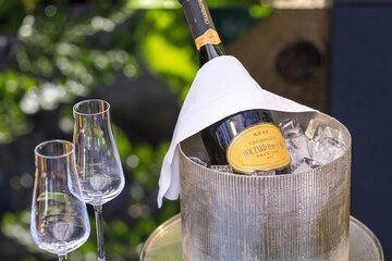 Champagne service