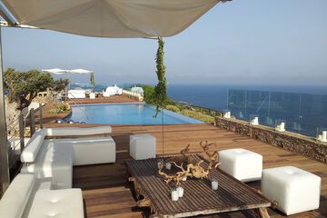 Infinity pool