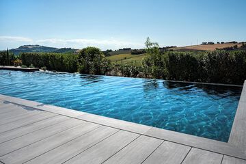 Infinity pool