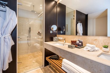 Bathroom shower