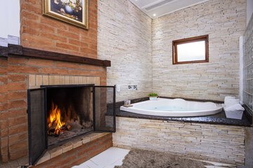 Private spa tub