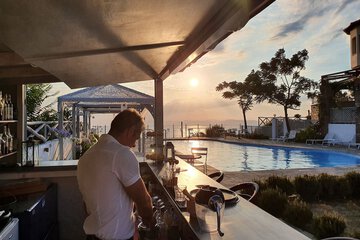 Poolside bar