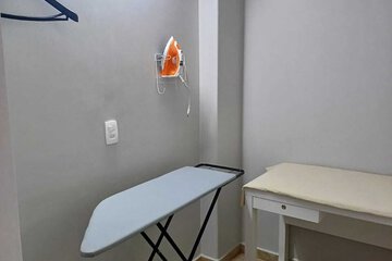 Iron/ironing board