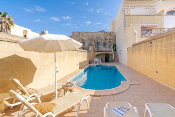 Private pool