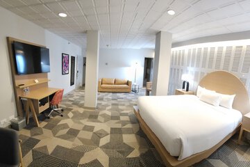 Room 12 of 22