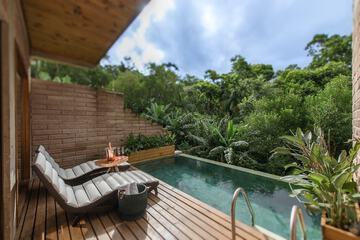 Infinity pool