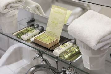 Bathroom amenities