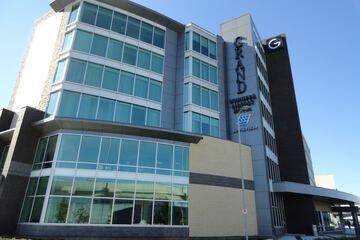 The Grand Winnipeg Airport Hotel by Lakeview