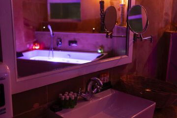 Jetted tub