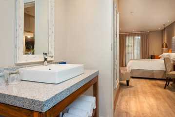 Bathroom sink