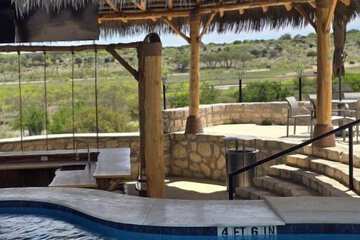 Swim-up bar