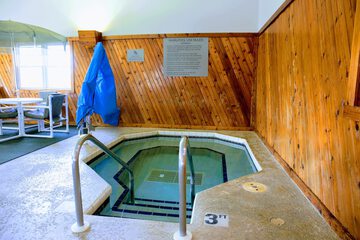 Indoor spa tub