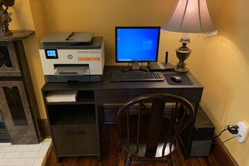 Business Center 100 of 112