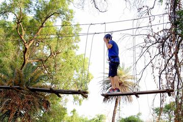 Ropes course (team building)