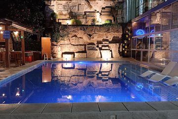 Pool waterfall